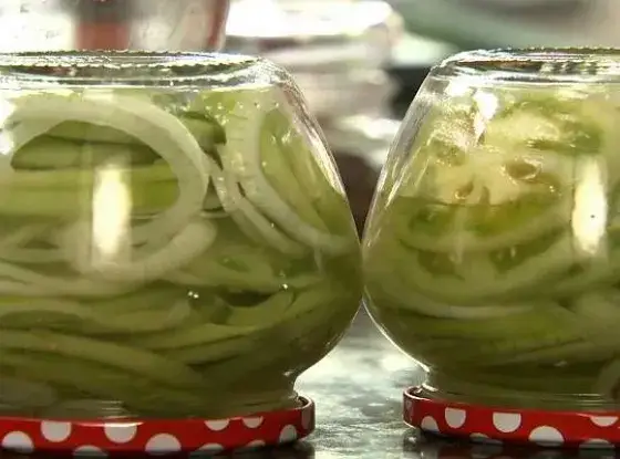 Zdjęcie Jak zrobić sałatkę z zielonych pomidorów - proste i smaczne przepisy