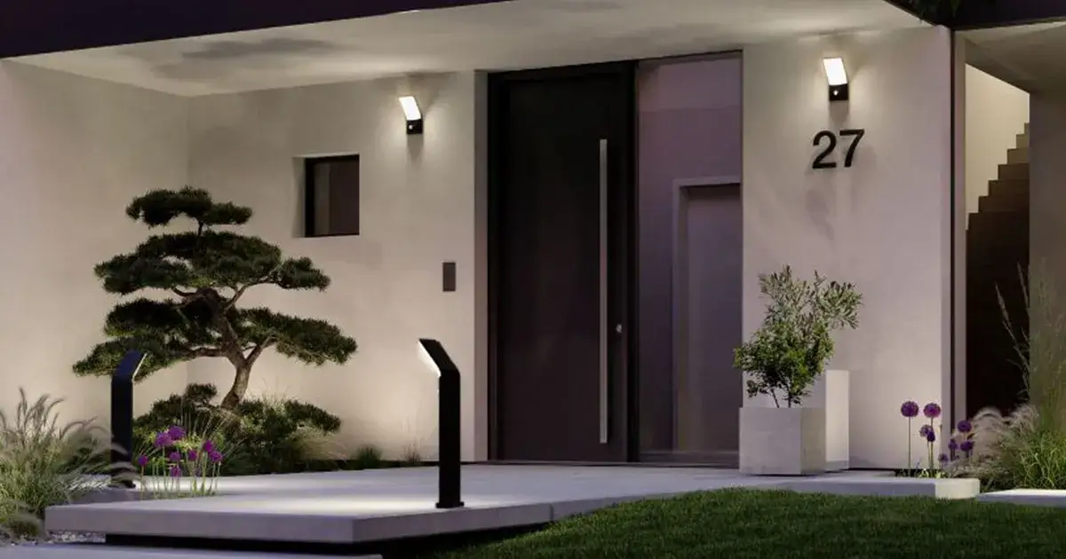 Zdjęcie Jakie oświetlenie przed wejściem do domu zapewni bezpieczeństwo i styl?