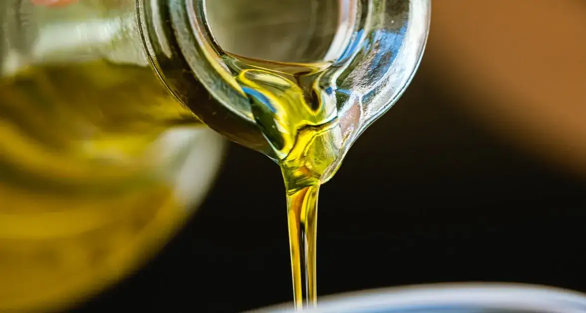 Zdjęcie Olej czy oliwa do smażenia – który wybór jest zdrowszy i lepszy?