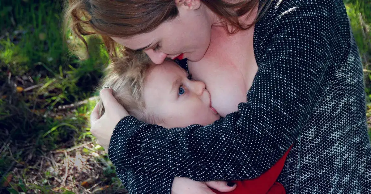 Zdjęcie Jak często karmić piersią 2 miesięczne dziecko, aby uniknąć problemów?