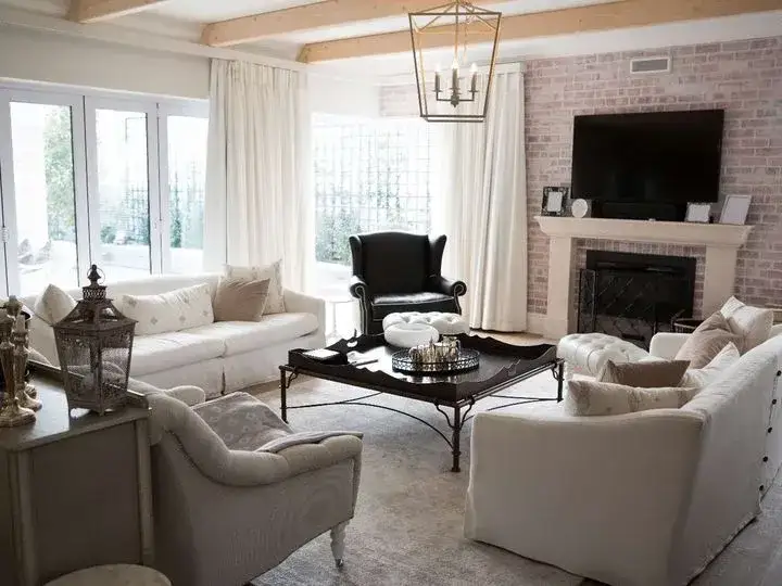 Zdjęcie Barek w salonie DIY: Praktyczny przewodnik i inspiracje