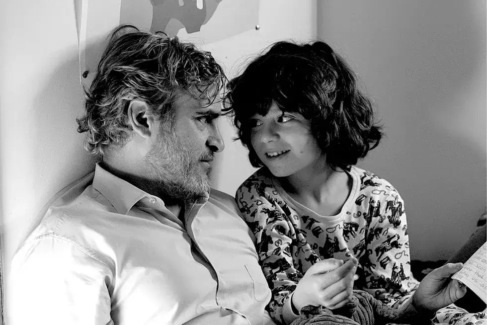 Zdjęcie Najlepsze filmy o samotnym ojcu: wzruszające historie i oceny