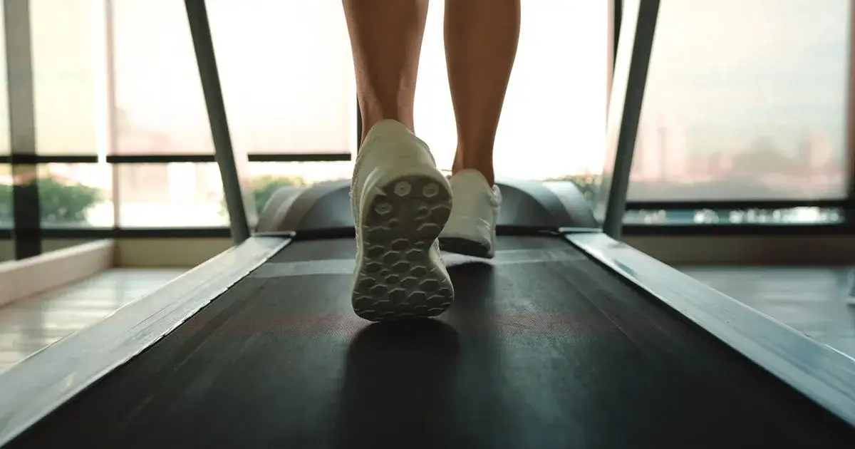 Zdjęcie Jak biegać na bieżni żeby schudnąć i uniknąć błędów w treningu