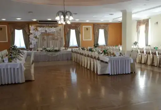 Zdjęcie Dworek Soplicowo w Busku-Zdroju: idealne miejsce na wesele i imprezy