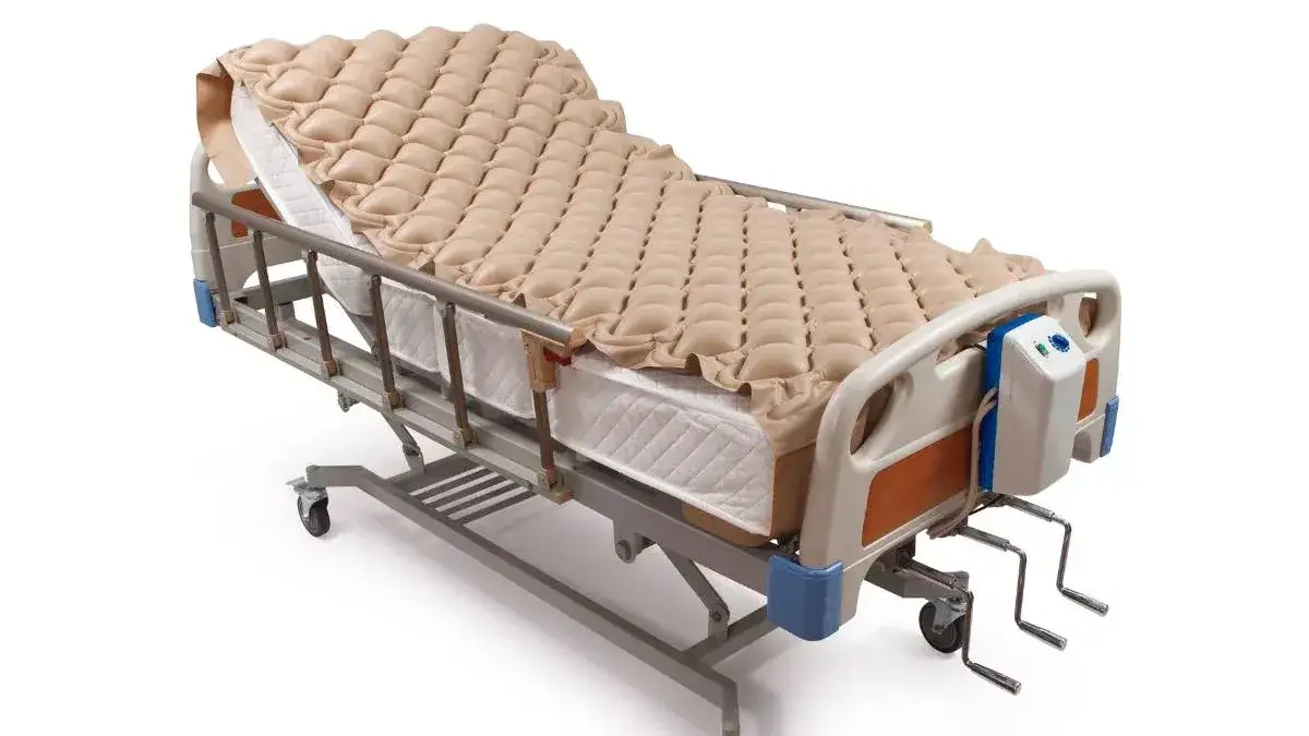 Zdjęcie Jak działa materac przeciwodleżynowy i jak zapobiega odleżynom