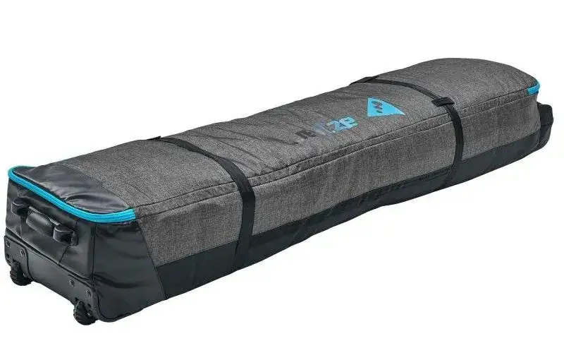 Zdjęcie Pokrowiec na narty w samolocie! Jak je przewieźć na zimowy wyjazd?