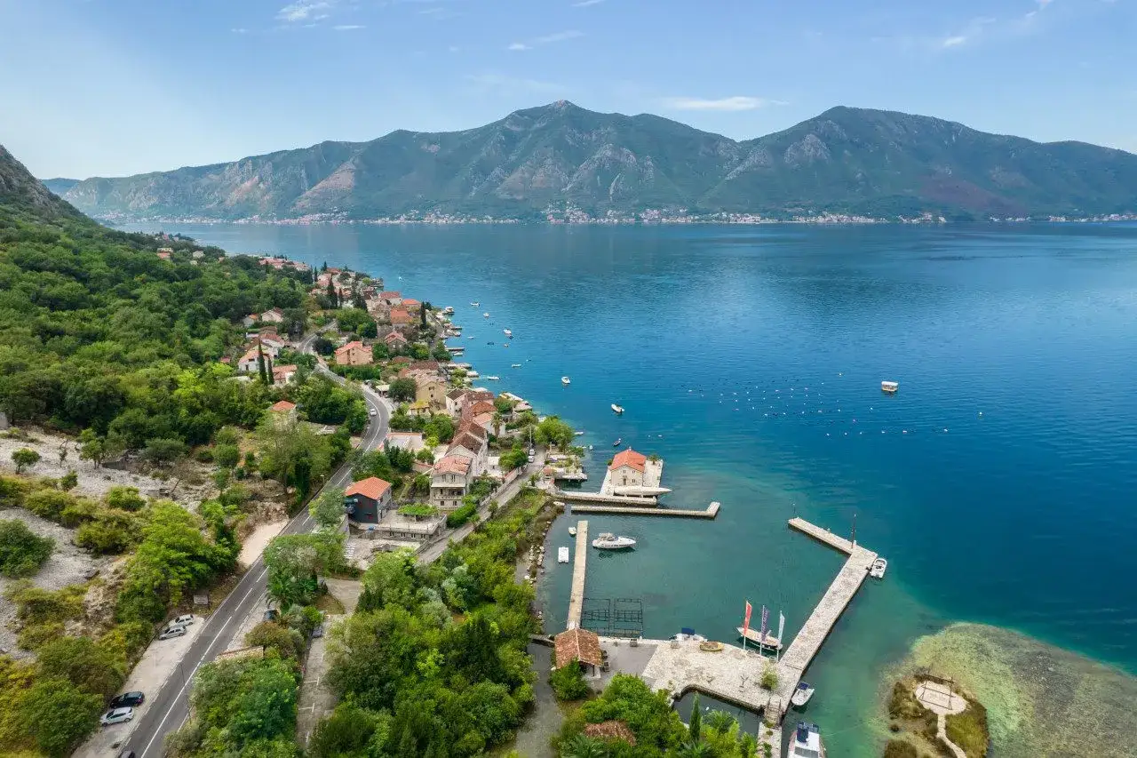 Zdjęcie Gdzie nocleg w drodze do Czarnogóry? Odkryj tanie i wygodne opcje
