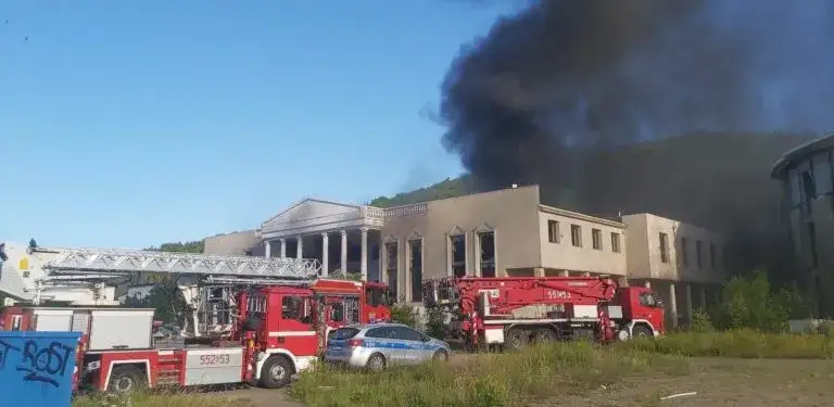 Zdjęcie Dlaczego upadł hotel Murat w Redzie? Kluczowe przyczyny i skutki