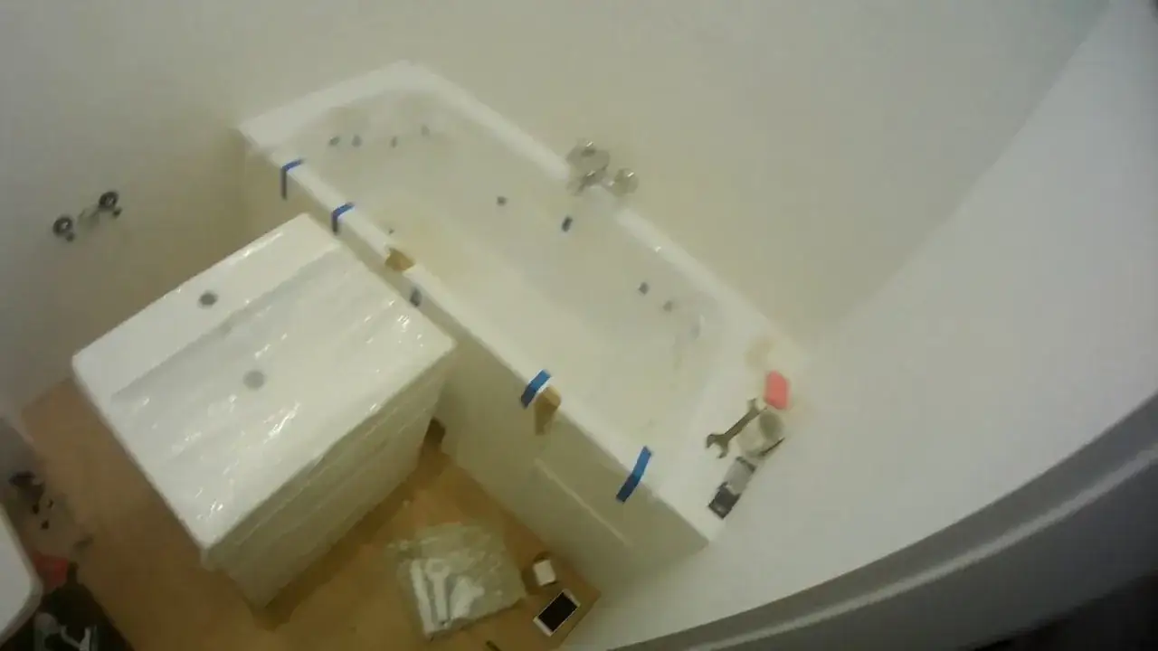 Zdjęcie Jak zamontować szafkę wiszącą pod umywalkę - uniknij najczęstszych błędów