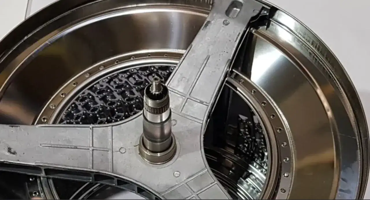 Zdjęcie Jak wyjąć bęben z pralki: proste kroki, które zaoszczędzą czas