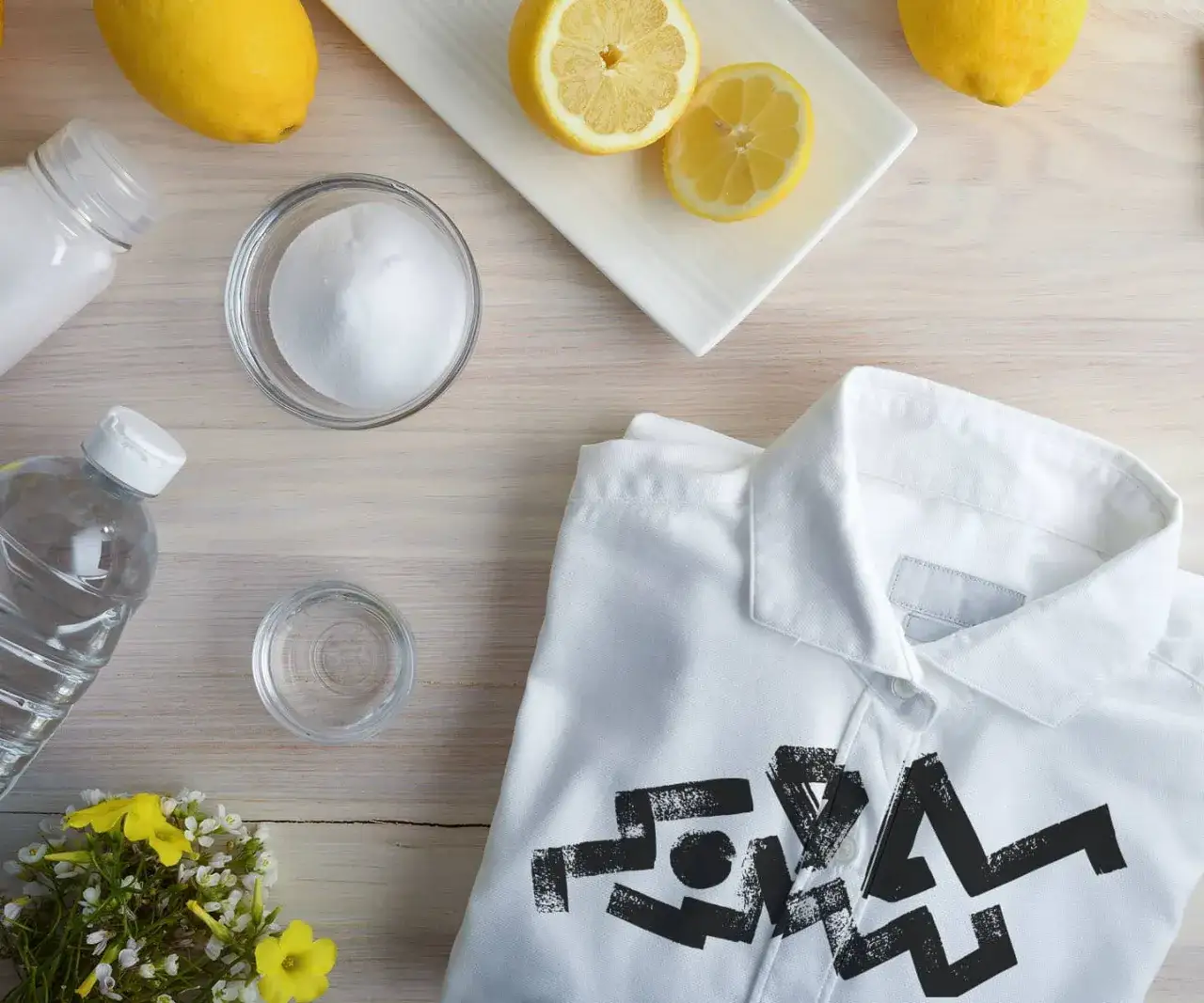 Zdjęcie Skuteczne sposoby na to, jak odkleic naklejke z bluzy bez uszkodzeń