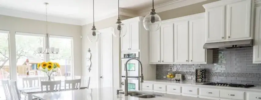 Zdjęcie Jak oświetlić kuchnię, aby uniknąć ciemnych zakamarków i poprawić funkcjonalność