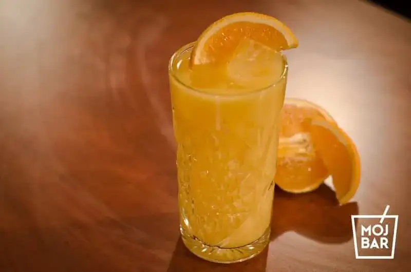 Zdjęcie Screwdriver drink: Przepis na klasyczny koktajl i jego wariacje