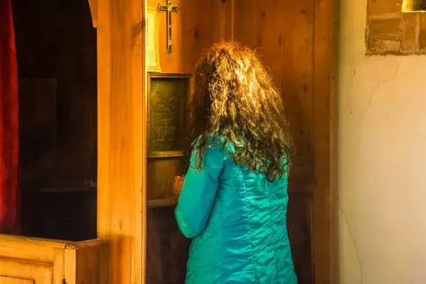 Zdjęcie Jakie grzechy się mówi na spowiedzi? Nie popełniaj tych błędów