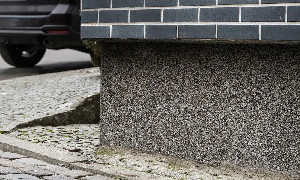 Zdjęcie Czas schnięcia tynku mozaikowego - poznaj wszystkie kluczowe etapy procesu