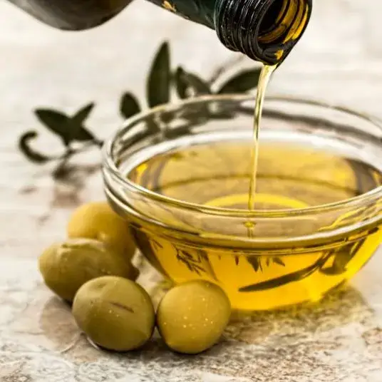 Zdjęcie Jaka oliwa do sałatek? Odkryj najlepsze wybory dla smaku i zdrowia