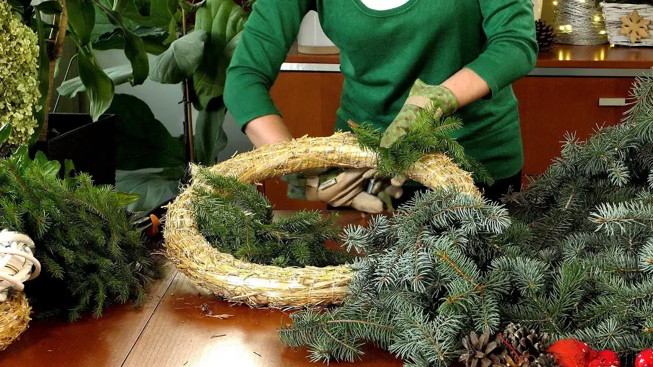 Zdjęcie Jak stworzyć wianek bożonarodzeniowy DIY, który zachwyci wszystkich