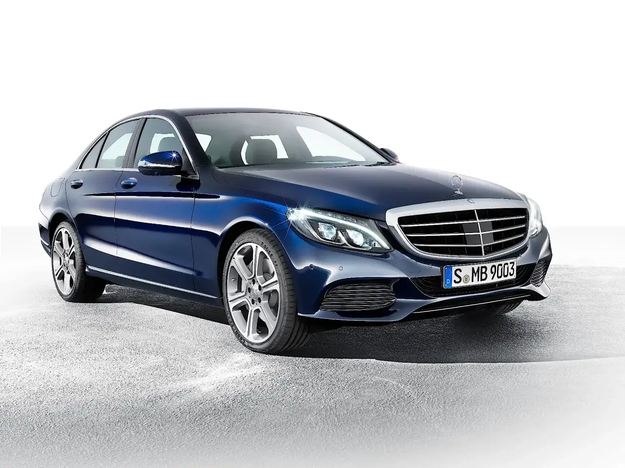 Zdjęcie Mercedes C-Class W205: opinie, problemy, wyposażenie i por&oacute;wnanie z konkurencją