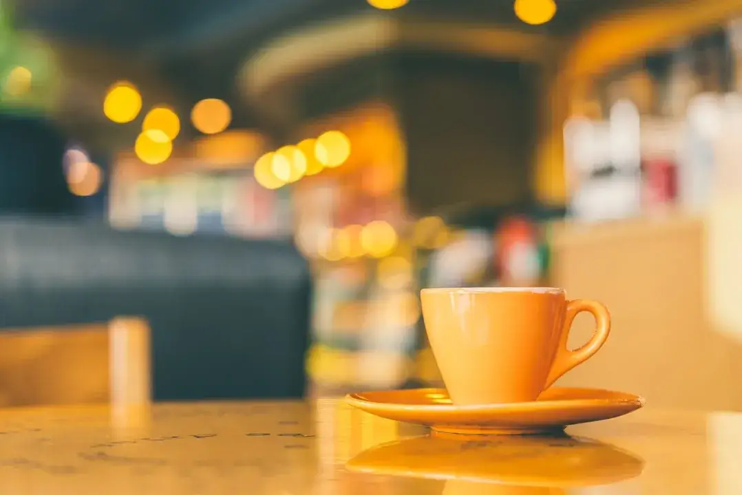 Zdjęcie Ile można zarobić na kawiarni? Odkryj ukryte zyski i koszty