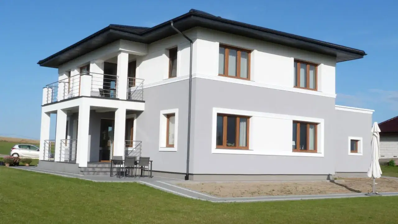 Zdjęcie Wełna czy styropian na elewację: Porównanie i wybór materiału