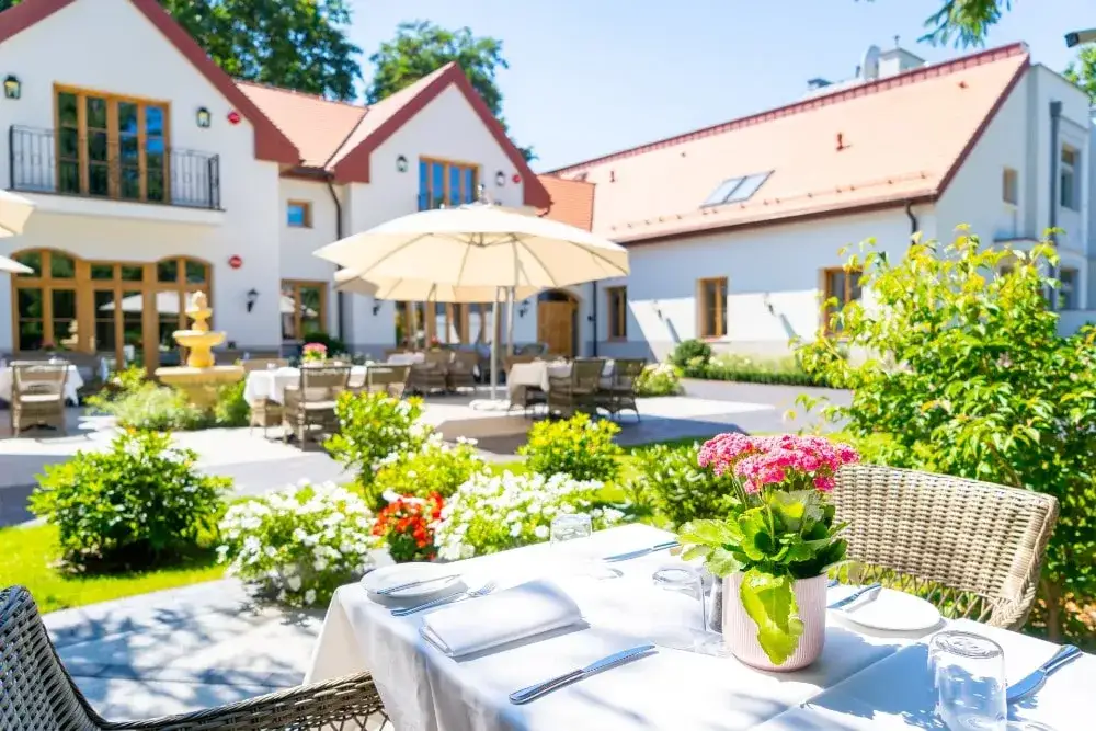 Zdjęcie Gdzie zjeść w Konstancinie-Jeziornie? Sprawdź najlepsze miejsca!