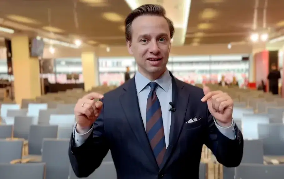 Zdjęcie Czy Bosak ma wyższe wykształcenie? Prawda o jego edukacji