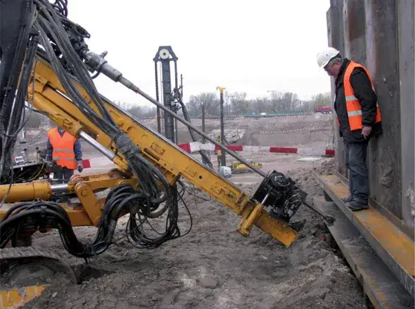 Zdjęcie Kotwy gruntowe wbijane: użycie, zasada działania i wybór najlepszych rozwiązań