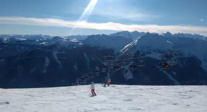 Zdjęcie Najlepsze miejsca na snowboard w Austrii, które musisz odwiedzić