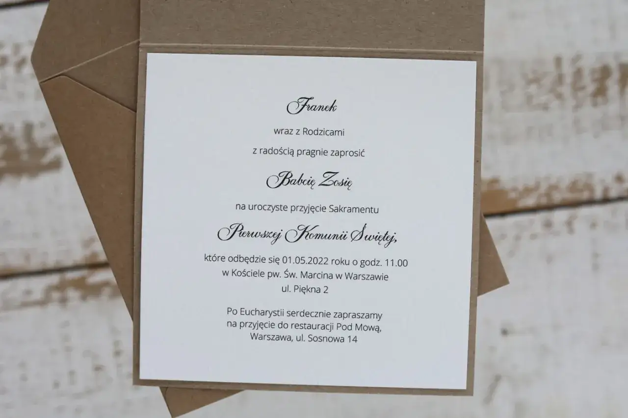 Zdjęcie Jak wypisać zaproszenie na komunię dla chrzestnego z sercem i stylem