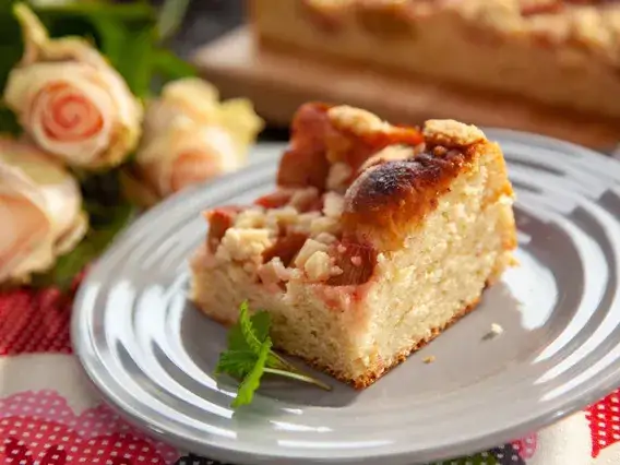 Zdjęcie Ewa Wachowicz przepis na ciasto z rabarbarem, które zachwyca smakiem