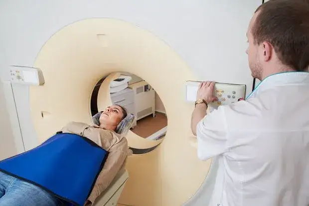 Zdjęcie Ile się czeka na rezonans NFZ? Zaskakujące czasy oczekiwania w Polsce