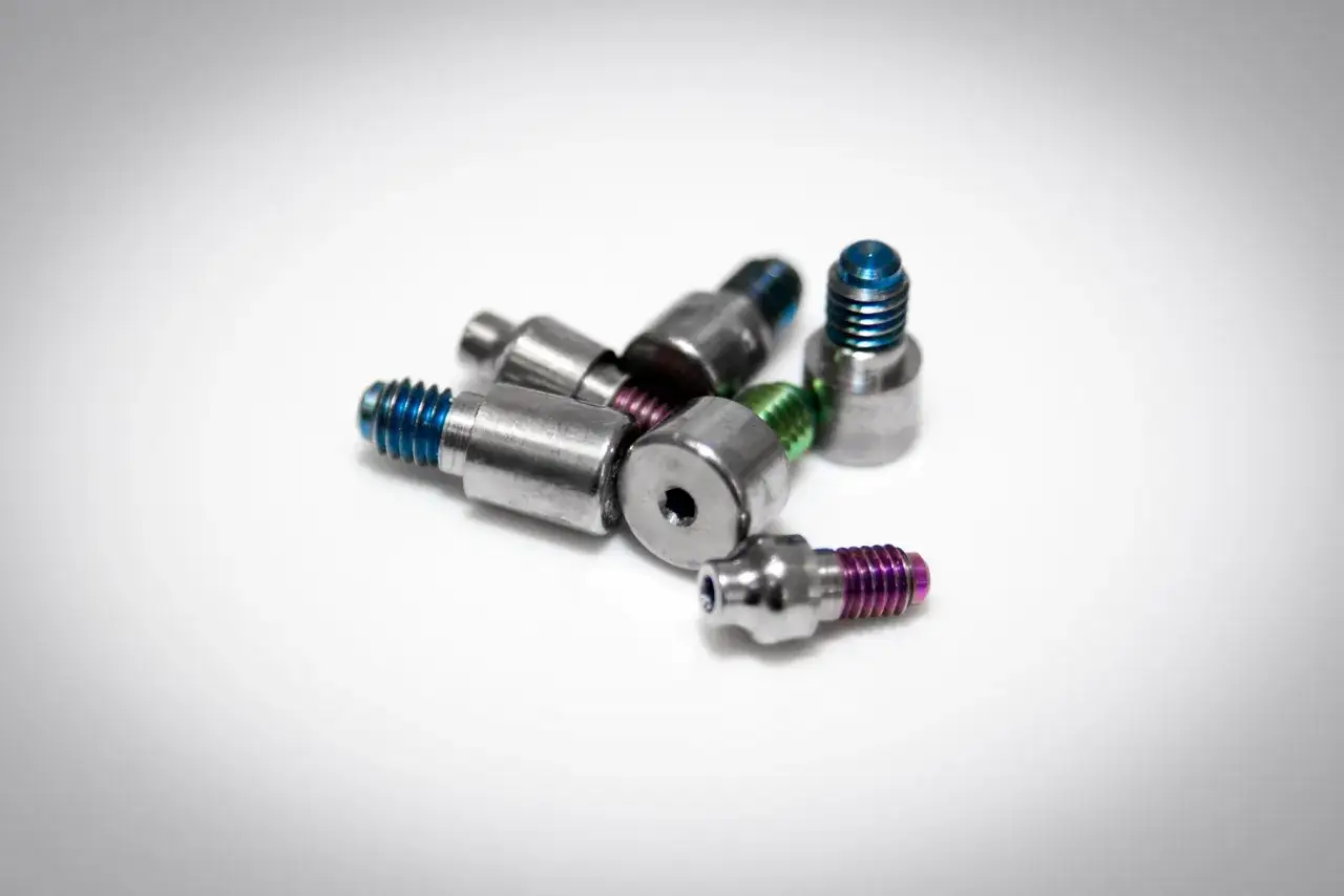 Zdjęcie Jak długo goją się dziąsła pod protezę? Kluczowe etapy i porady po ekstrakcji