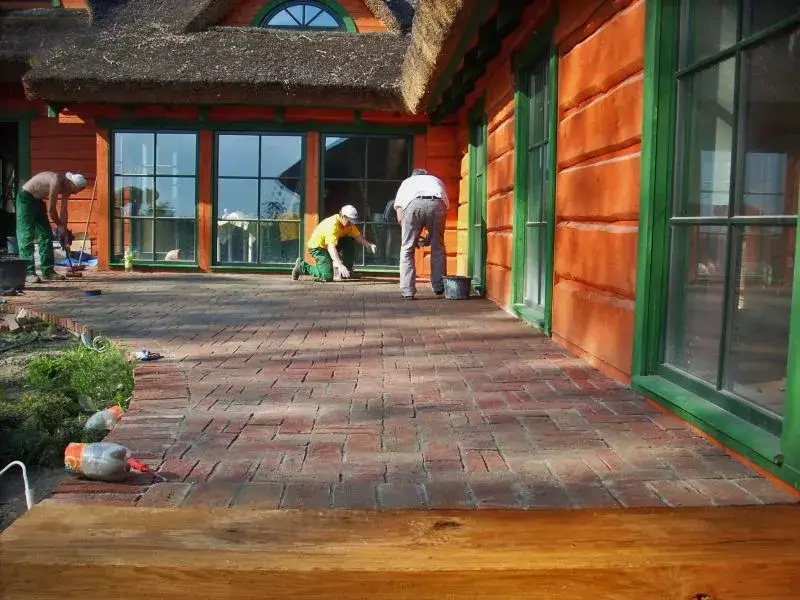 Zdjęcie Cegła na taras: trwałość i elegancja dla Twojej przestrzeni