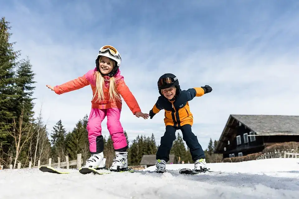 Zdjęcie Jak ubrać dziecko na stok: kompletny poradnik dla rodziców narciarzy