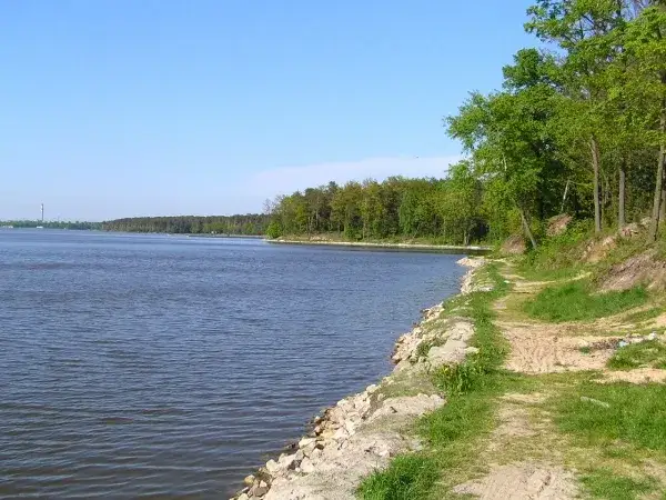 Zdjęcie Zalew Zemborzycki atrakcje: najlepsze miejsca na relaks i zabawę