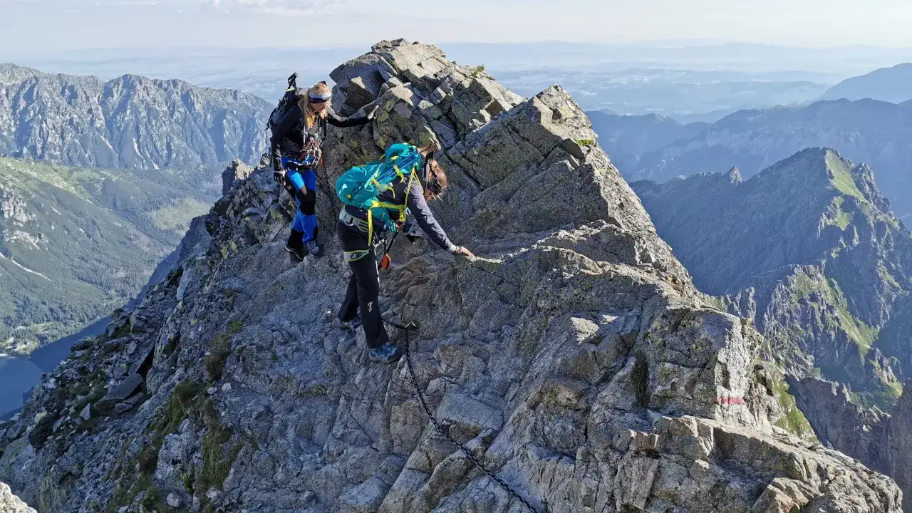 Zdjęcie Szlak na Rysy kiedy otwarty - poznaj daty i warunki dostępności