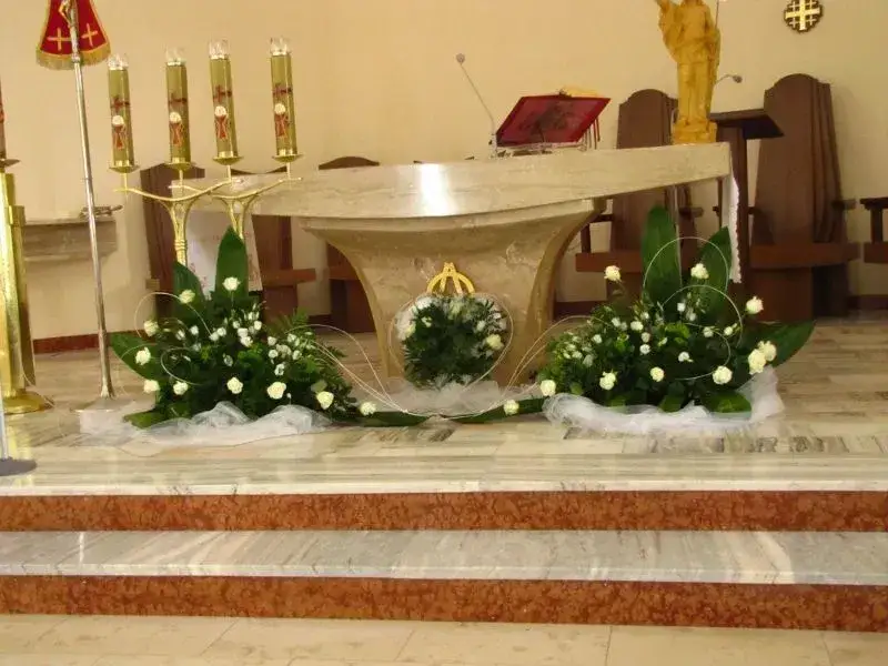 Zdjęcie Dary składane na ołtarzu i ich znaczenie w liturgii chrześcijańskiej