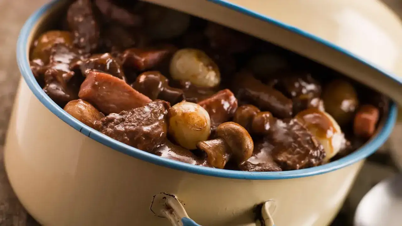 Zdjęcie Pyszna duszona wołowina przepisy na idealny obiad dla rodziny