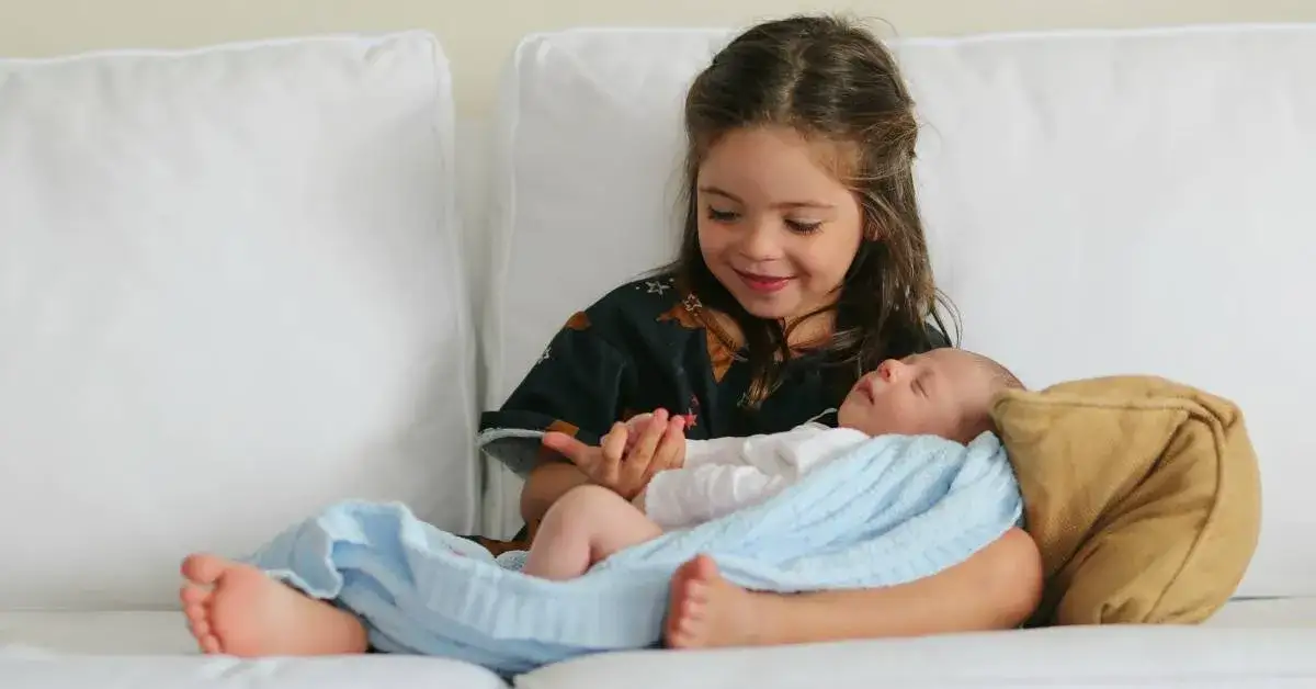 Zdjęcie Jak przygotować dziecko na rodzeństwo i uniknąć zazdrości?