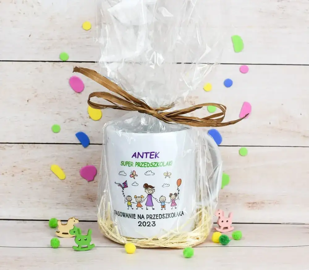 Zdjęcie Pomysły na prezenty na pasowanie na przedszkolaka, które zachwycą dziecko