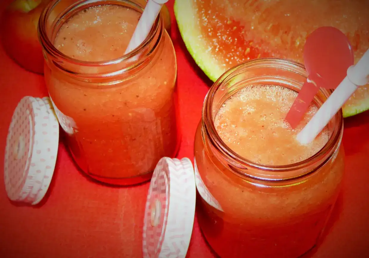 Zdjęcie Orzeźwiający koktajl z arbuza, który pokona upał i zaspokoi pragnienie