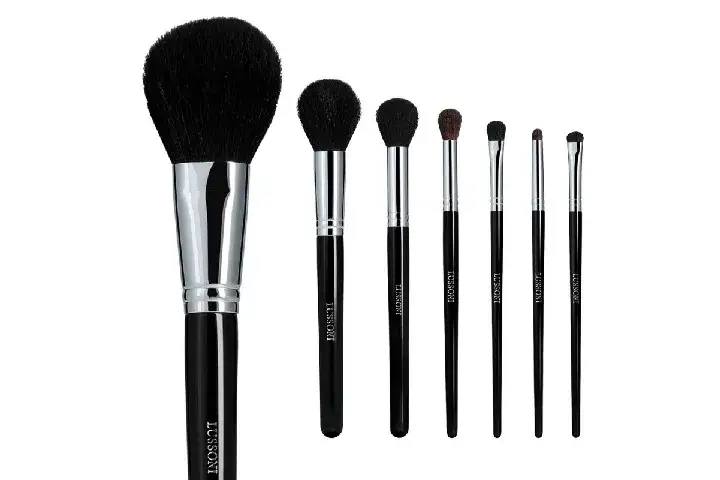 Zdjęcie Jakie pędzle do makijażu wybrać, aby uniknąć błędów i zaoszczędzić?