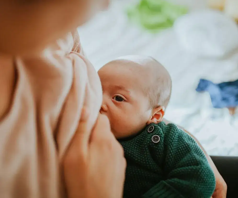 Zdjęcie Czy karmienie piersią odchudza? Fakty, które musisz znać