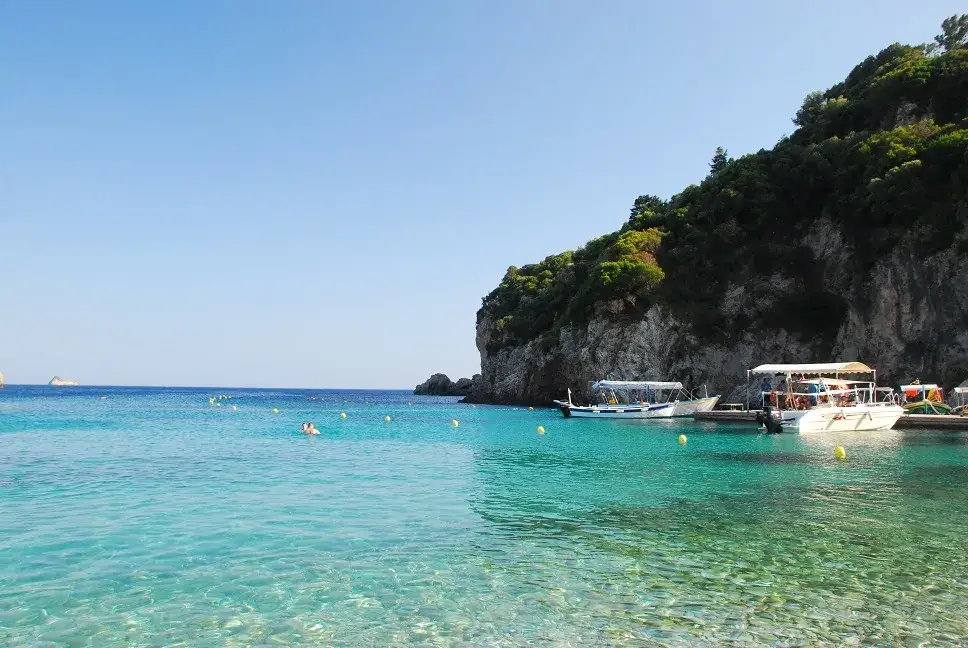 Zdjęcie Czy warto jechać na Korfu w październiku? Sprawdzamy to już teraz!