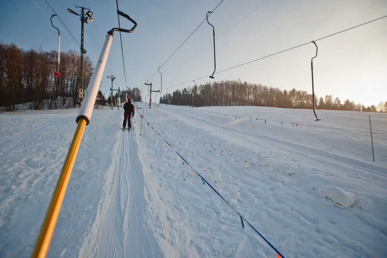 Zdjęcie Stoki narciarskie w Trójmieście: gdzie znaleźć najlepsze trasy?