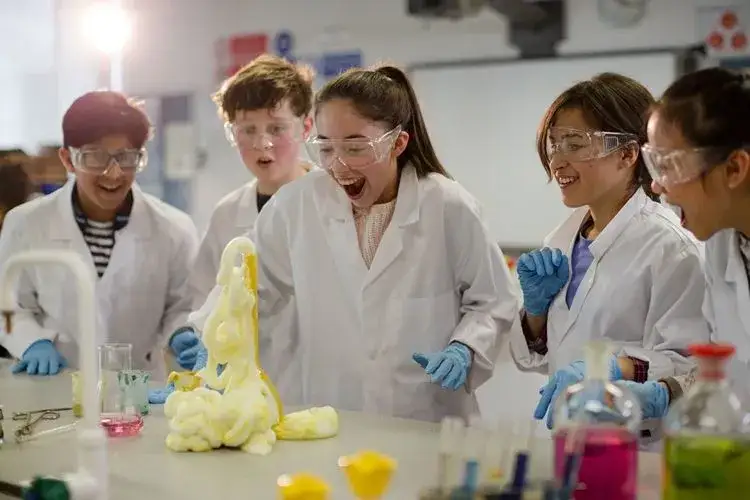 Zdjęcie Co studiować po biol chemie? Odkryj najlepsze kierunki dla Ciebie