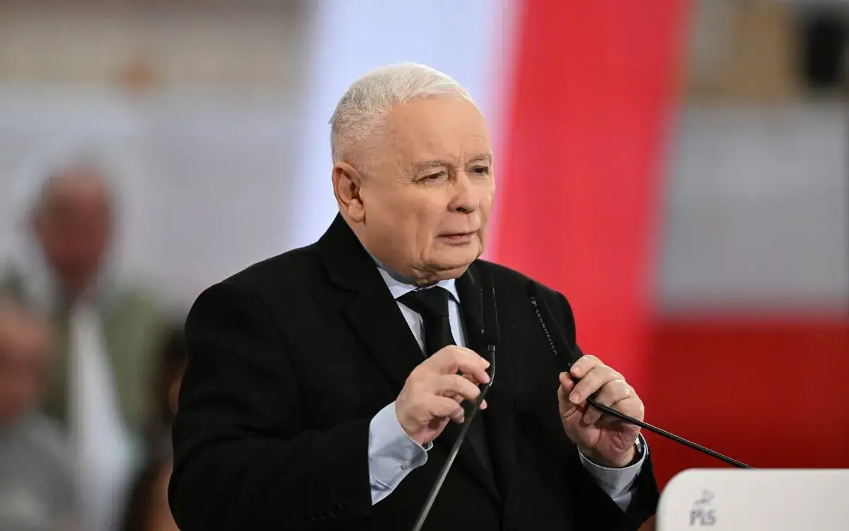 Zdjęcie Czy Kaczyński ma prawo jazdy? Zaskakujące fakty o jego uprawnieniach