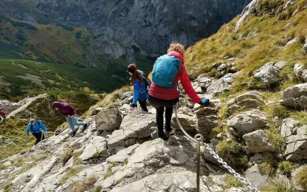 Zdjęcie Giewont ile się idzie: poznaj trasy, czasy i trudności wejścia