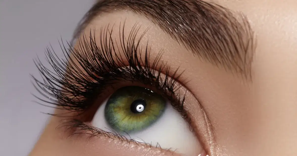 Zdjęcie Skuteczne metody na porost rzęs, które naprawdę działają