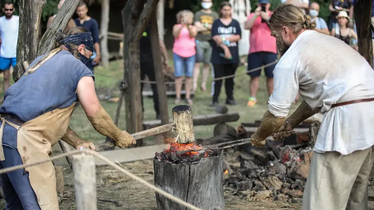 Zdjęcie Dymarki Świętokrzyskie – co to jest i dlaczego warto je poznać